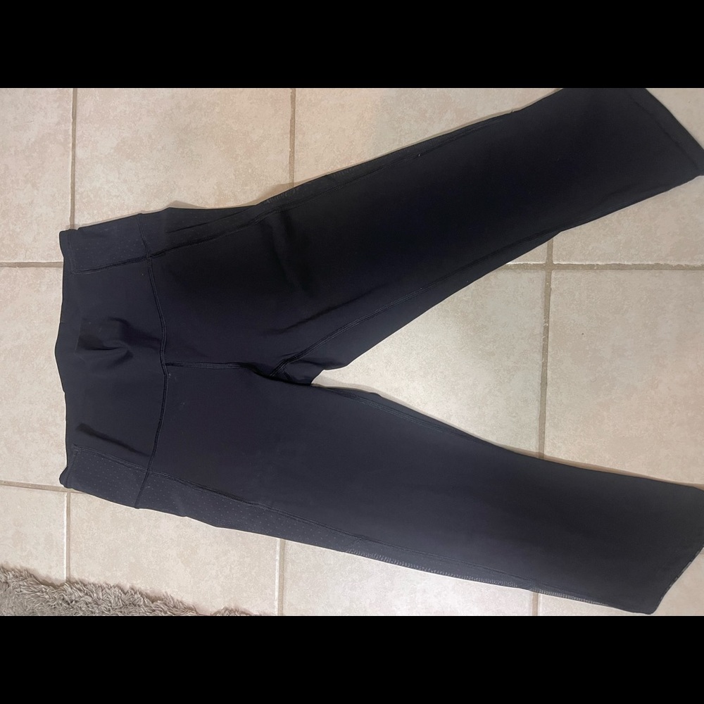 LULULEMON LEGGINGS.